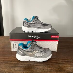 New Saucony “Ride 10 Jr” Sneakers Gym Shoes Size 5 Wide 5 W